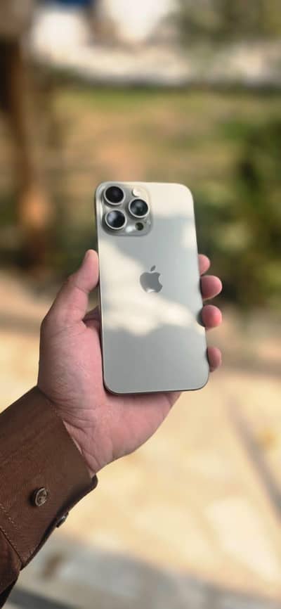 iphone 15 pro max with box