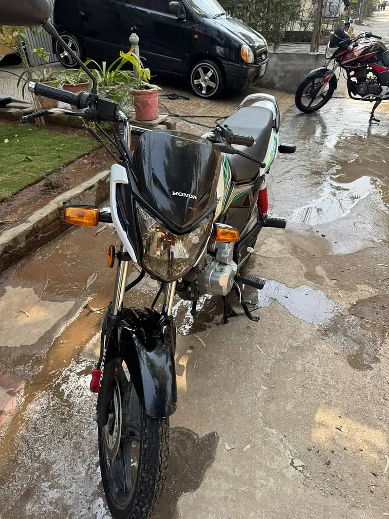Honda CB125F 1