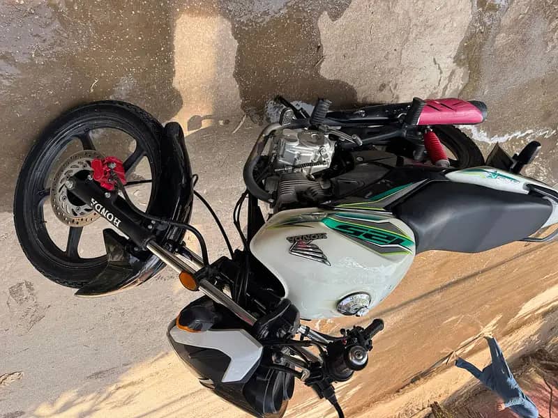 Honda CB125F 2