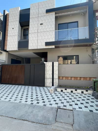 30*60 7 marla Designer Brandnew house for sale in G-13 Islamabad