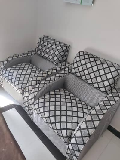 urgent sale 7 seater sofa come bed