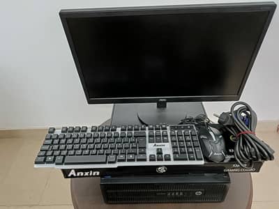 Hp desktop set including mouse, keyboard, monitor, or pc
