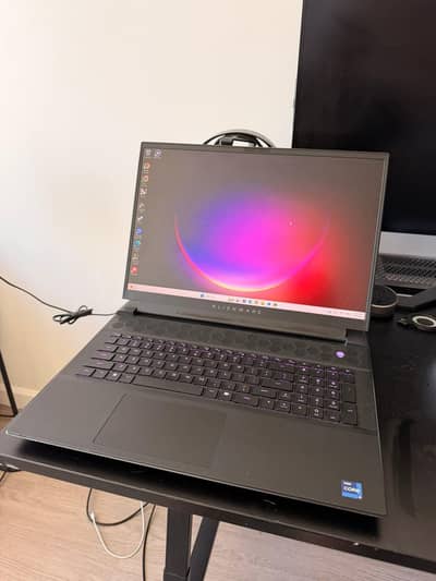 Selling Alienware M18 R2