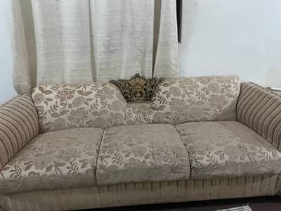 Complete 7 Seater Sofa + Center Table + Cushions – Urgent Sale