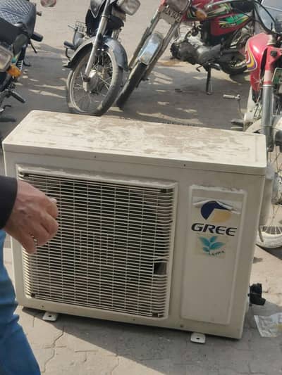 Gree 2 Ton Ac only 1 year Uesd All Ok With Original Gass