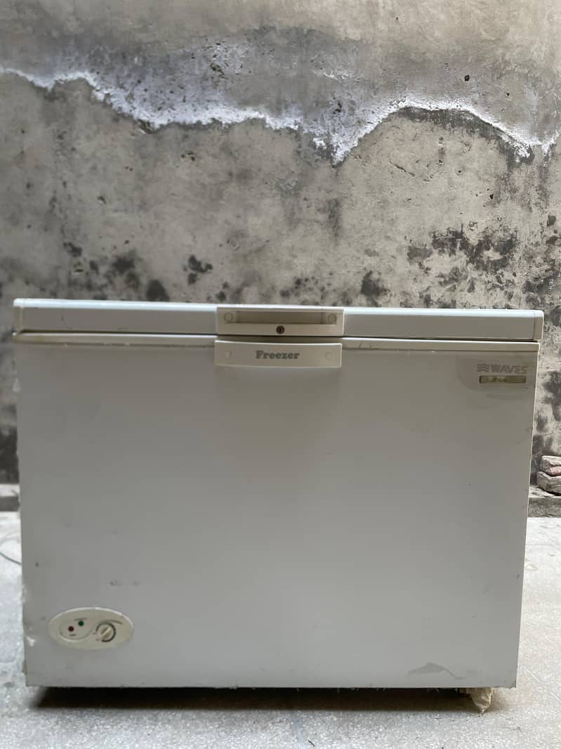 waves deep freezer 0