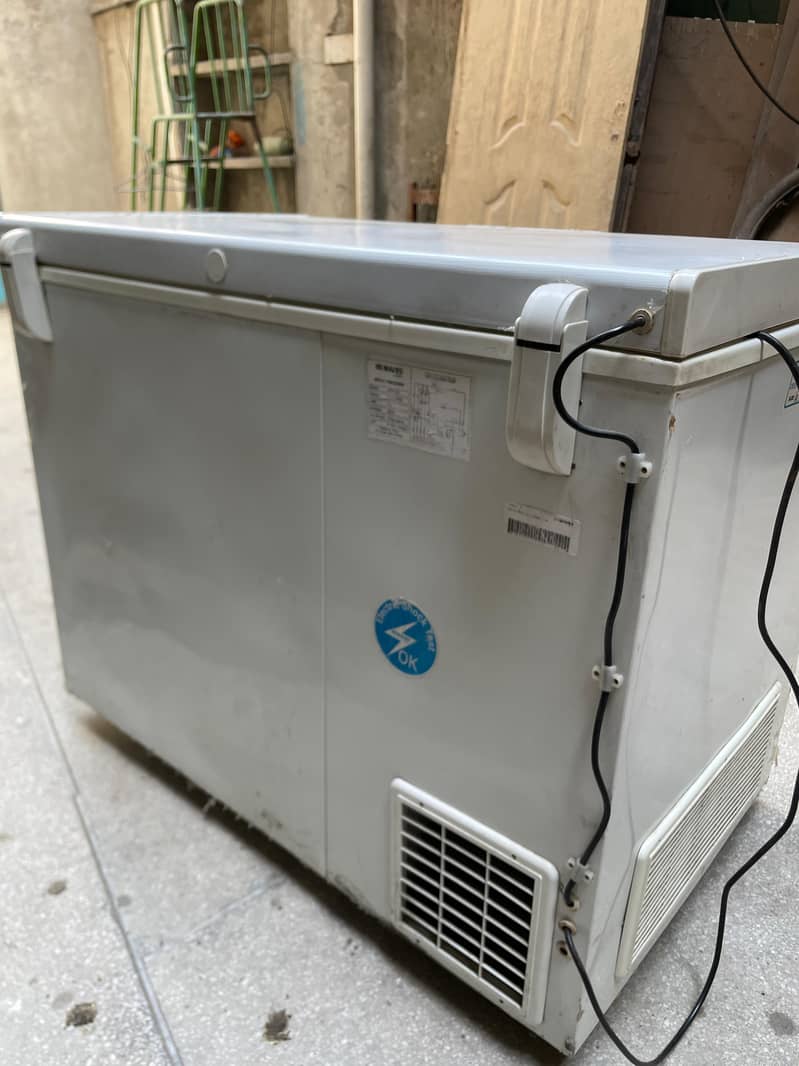 waves deep freezer 4