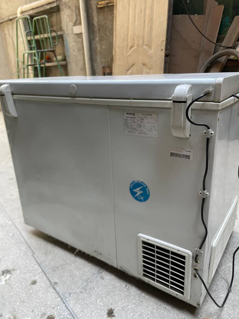 waves deep freezer 5