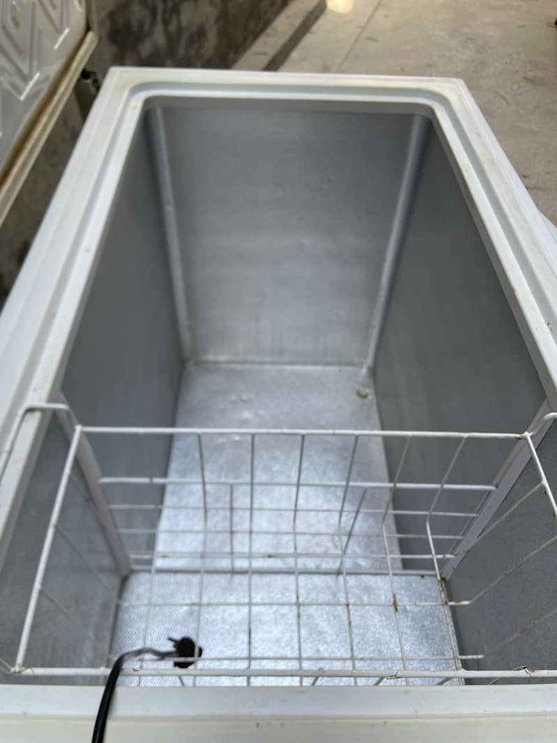 waves deep freezer 6