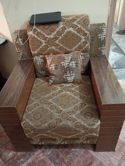 5 seater Sofa Available