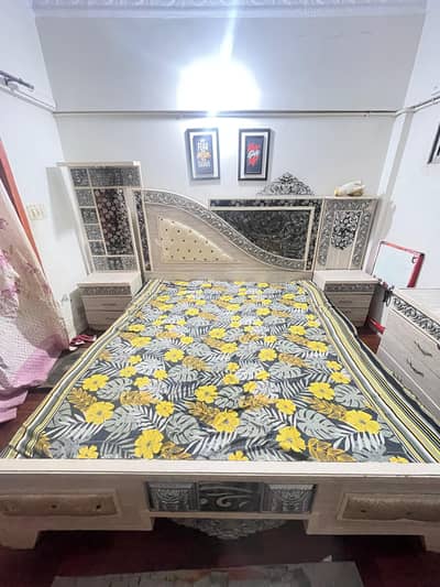 Full Bedroom Furniture Set for Sale – Excellent Condition