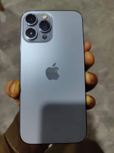 iPhone 13 pro max 10/10 condition. health 94