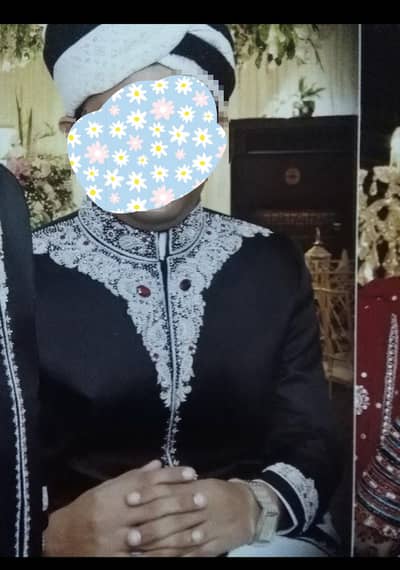 Dulha sherwani / black beautiful sherwani/