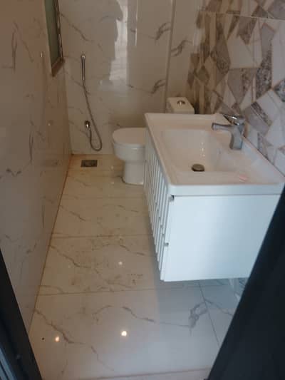 Idol basement ground or mz floor for companies