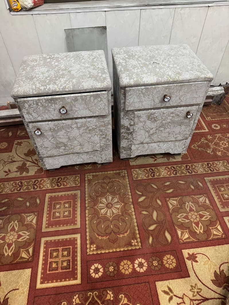 Bed with dressing Table 3