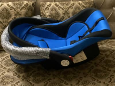 Baby Carry Cot – Like New – Comfortable & Safe