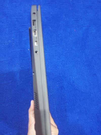 AMD ryzen 5 7430U, 8GB RAM or 256 GB storage