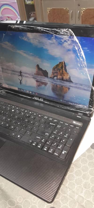 asus laptop Core i5 1st gen 4gb/ 320gb