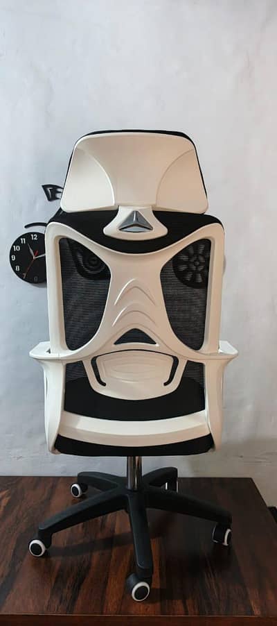 Office Chairs/Gaming chairs/Boss chairs