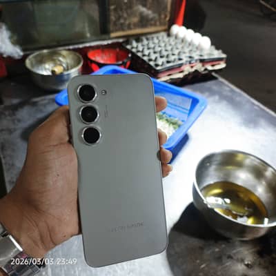 spark 40 pro 8+8  16/256  whrtapp  03254452292