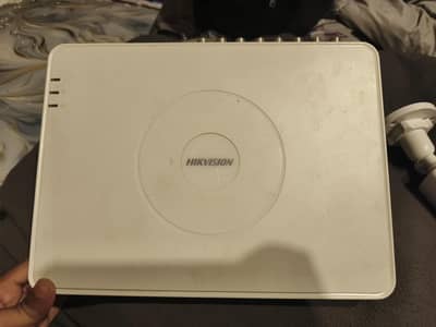 Hik Vision dvr 16 ch with 4  cameras