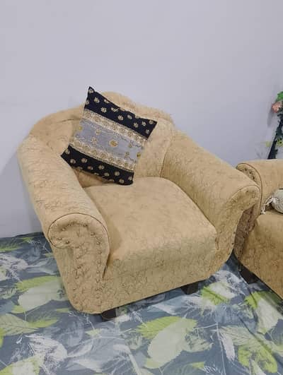 7 seater Sofa Set. Urgent Sell