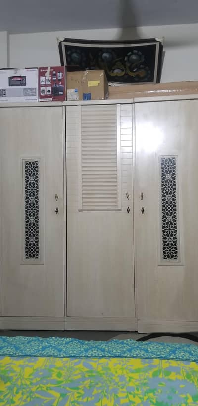 3 door wardrobe  good in condition