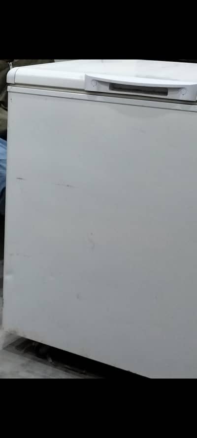 Haier company ka double door freezer