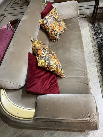 sofa 8 seat all okay seats like new & proper clean and good conditon