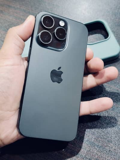 iPhone 15 Pro Black 128GB JV with Box – 10/10 Condition