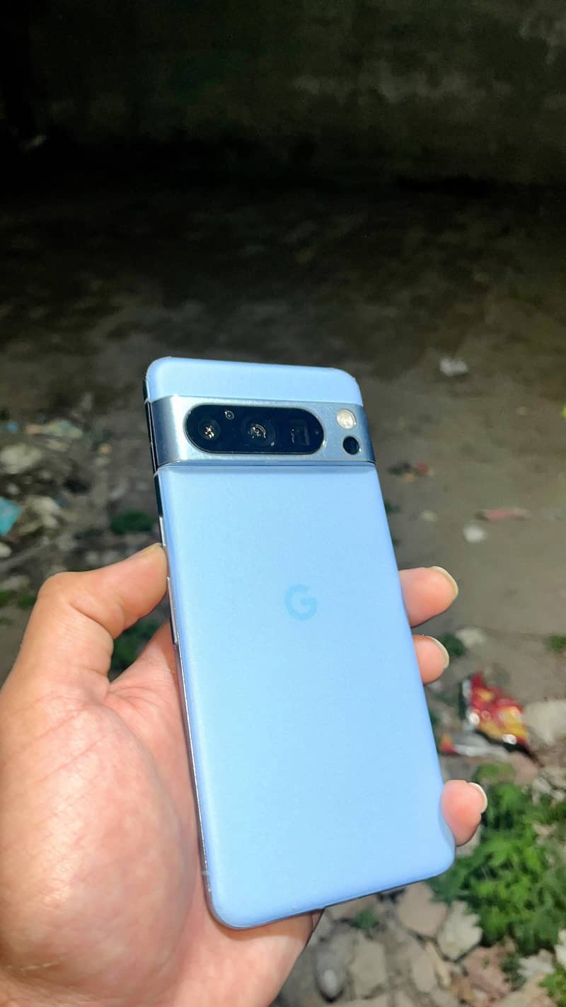 Google pixel 8 pro 1