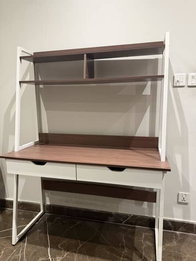 Premium Wood & Sheet Study Table – Excellent Condition