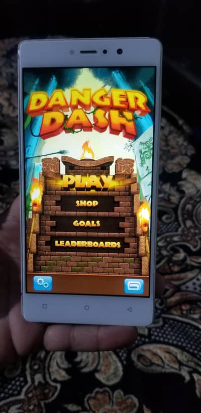 qmobile z12 pro (3gb 32gb fingerprint security)