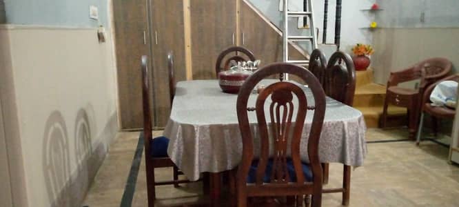 dinning table with 6 chairs