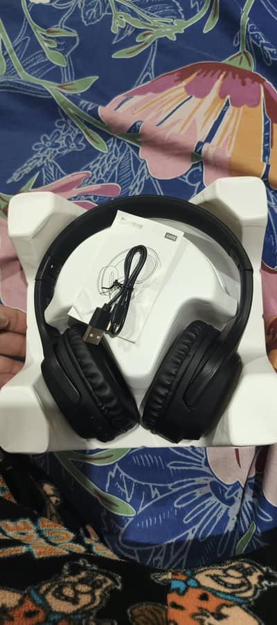 Branded Wireless Headphones – Brand New urgent Sell