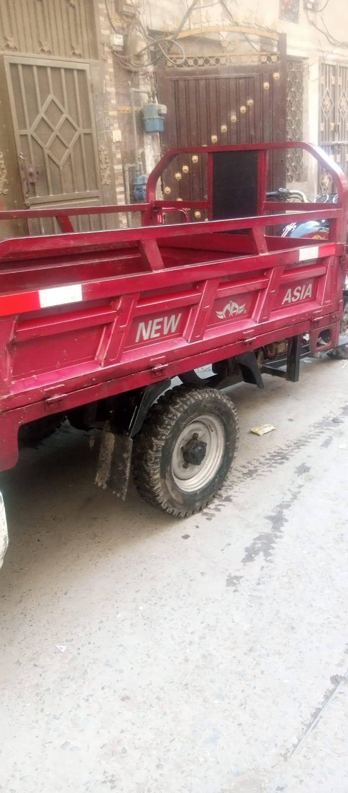 نیو ایشیاءلوڈر رکشہ نہایت ہی مناسب قیمت میں 12