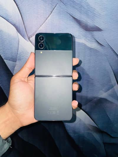 urgently sale !! Samsung Z Flip 4 8/128GB