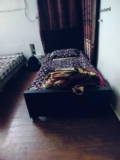 Single Wood Bed With Mattress