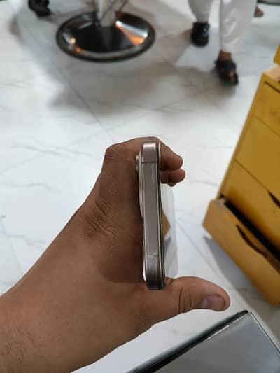 Iphone 16 pro max jv 100 health