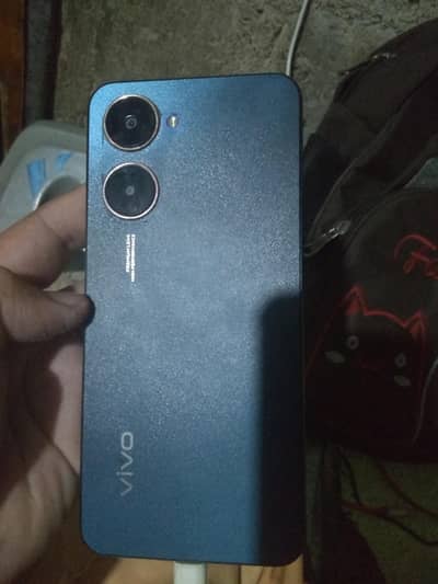 vivo y03 rem 4+4 64 all ok seld set hai