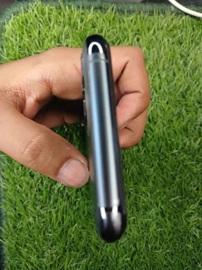 I phone 11 pro 10/9 condition