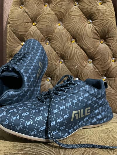 “AKE Black Gold Trend Sneakers” 