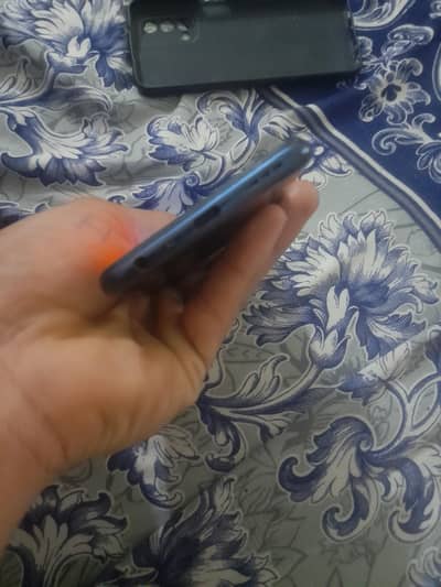 4+3 64 all ok hy class brake hy screen me dekh sakty hy 03241914780 wp