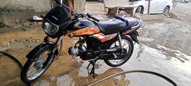 Honda CD. 70 Dream 1 fast owner hi very good condition complete file