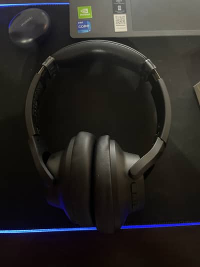 Soundcore q11i Headphones new