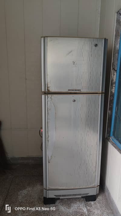 PEL Medium Size Fridge in Excellent Condition