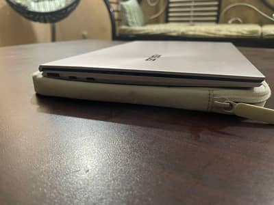 ASUS ZENBOOK 13 Core i5 10th Generation 8 GB / 256 GB