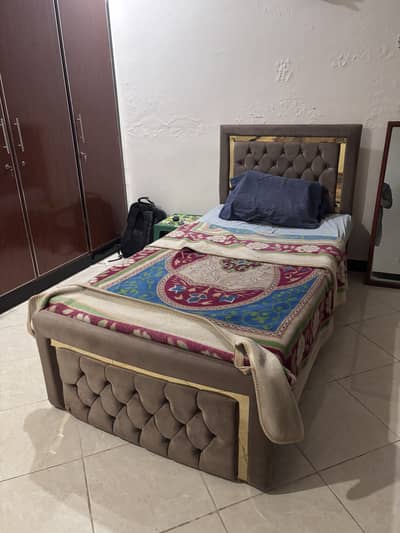 STYLISH WELVET SINGLE BED