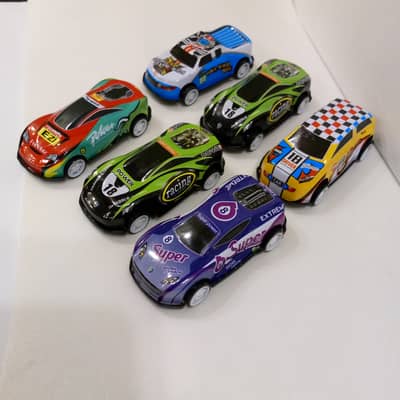 Set of 6 pullback  toy Metal racing cars ( imported)