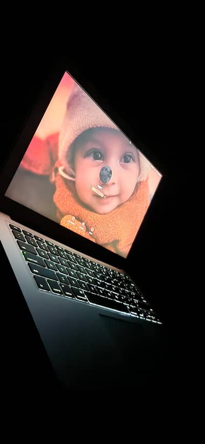 macbook air 2017 13 inch.   8/256